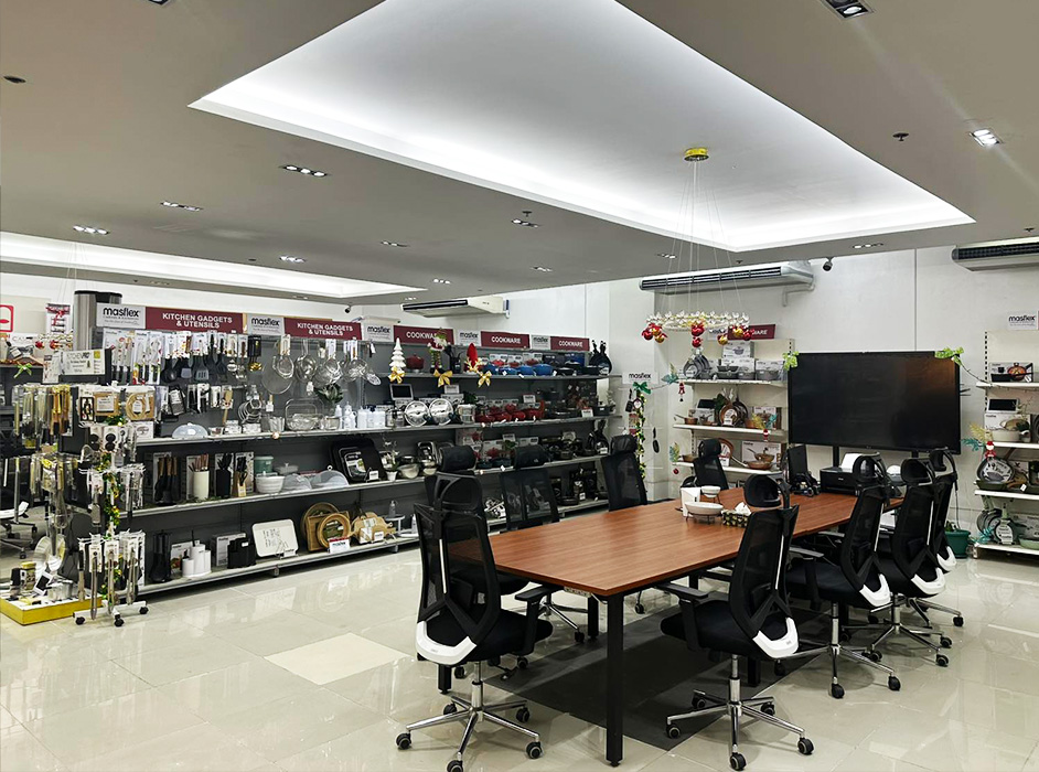 Everlast showroom display area