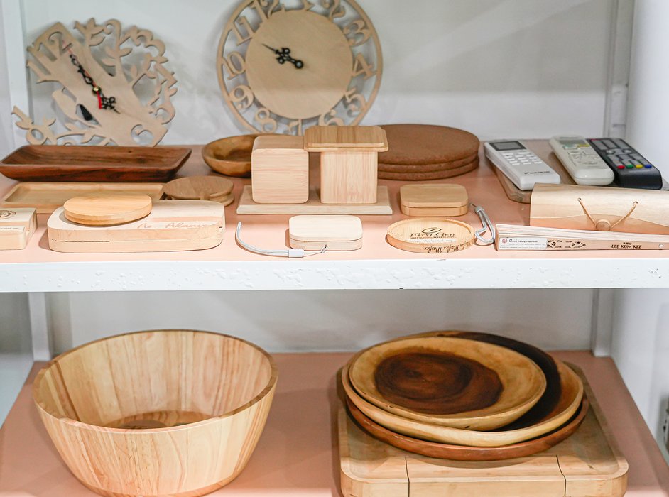 Showroom product arrangement